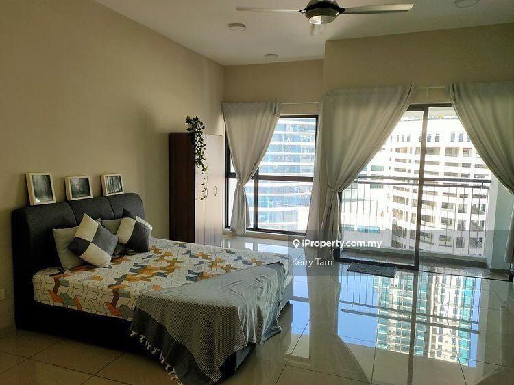 Short drive to MRT/LRT, short walk to Jaya One mall