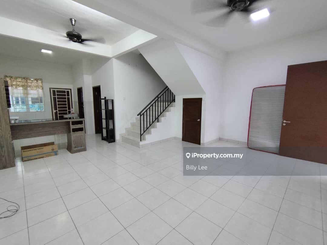 For Sale 4 Bedrooms 3 bathrooms , Double Storey Terrace