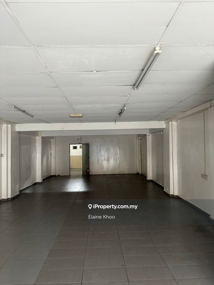 Telok Panglima Garang 2sty shop G Floor 20x70 facing main road for ren