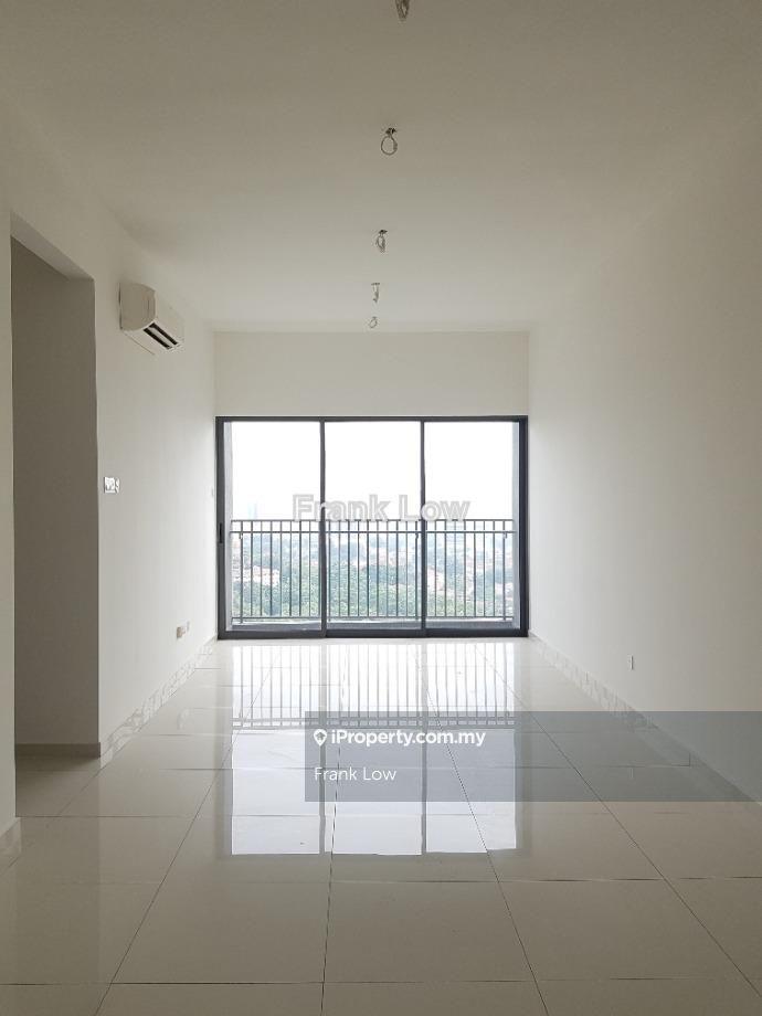 Low floor, 850sf, 4 rooms