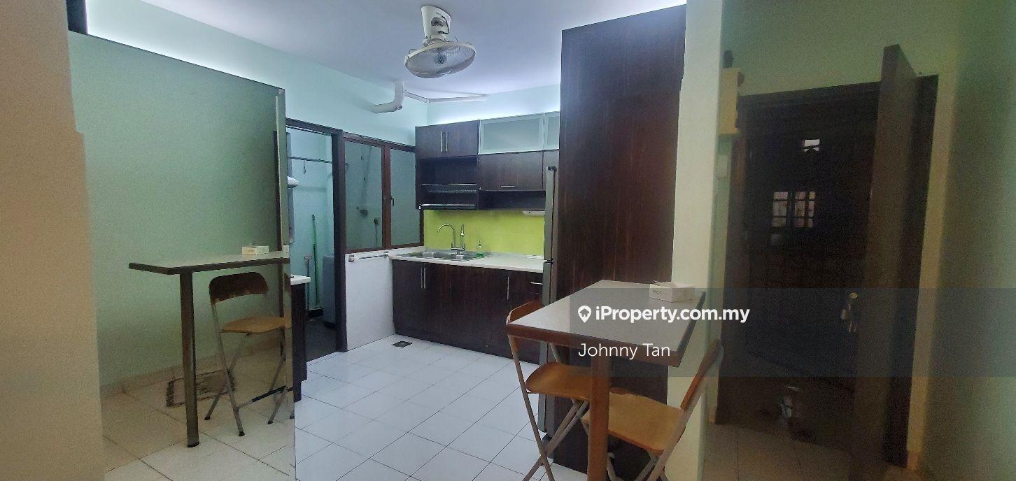 Palm spring condominium kota damansara