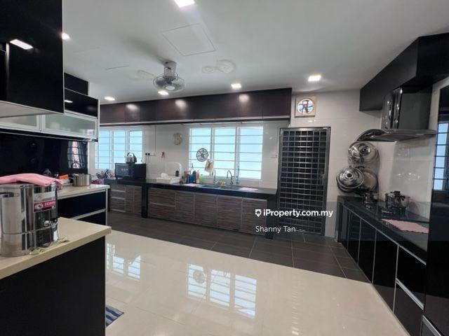 Move in Condition Corner Lot