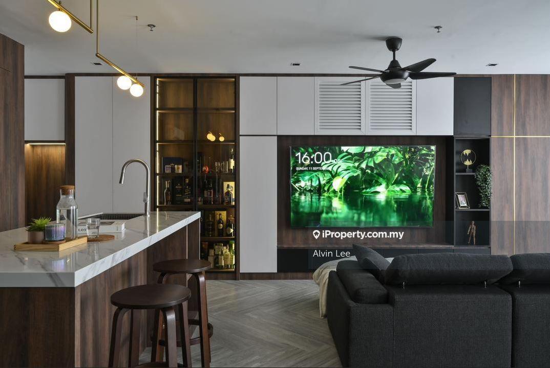 Walking distance to LRT, Pavilion 2, Park / Freehold / Free Furnished