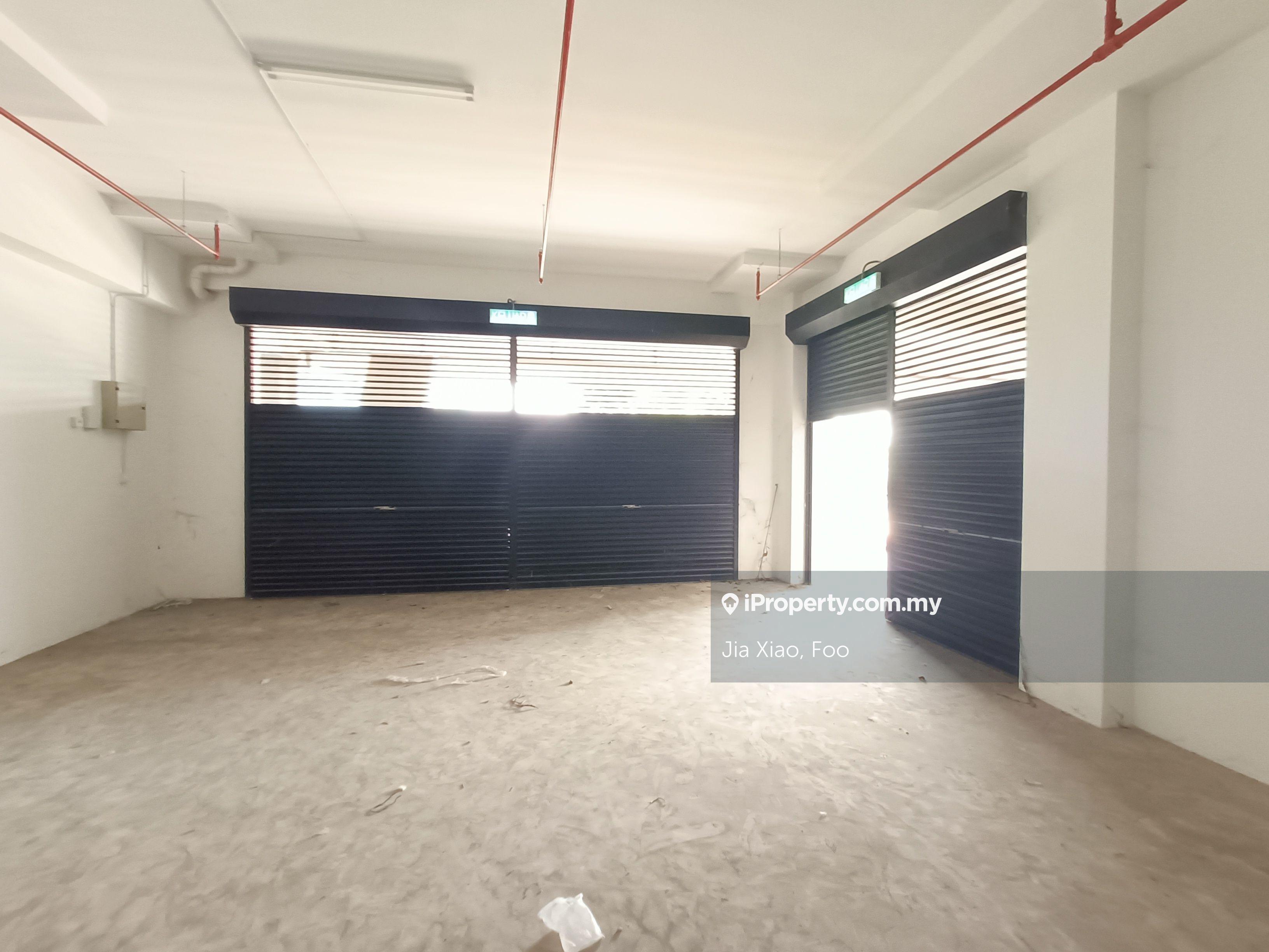 Nice Facing 1st Floor Shop Retail Emira Residence Sek13 Shah Alam Aeon
