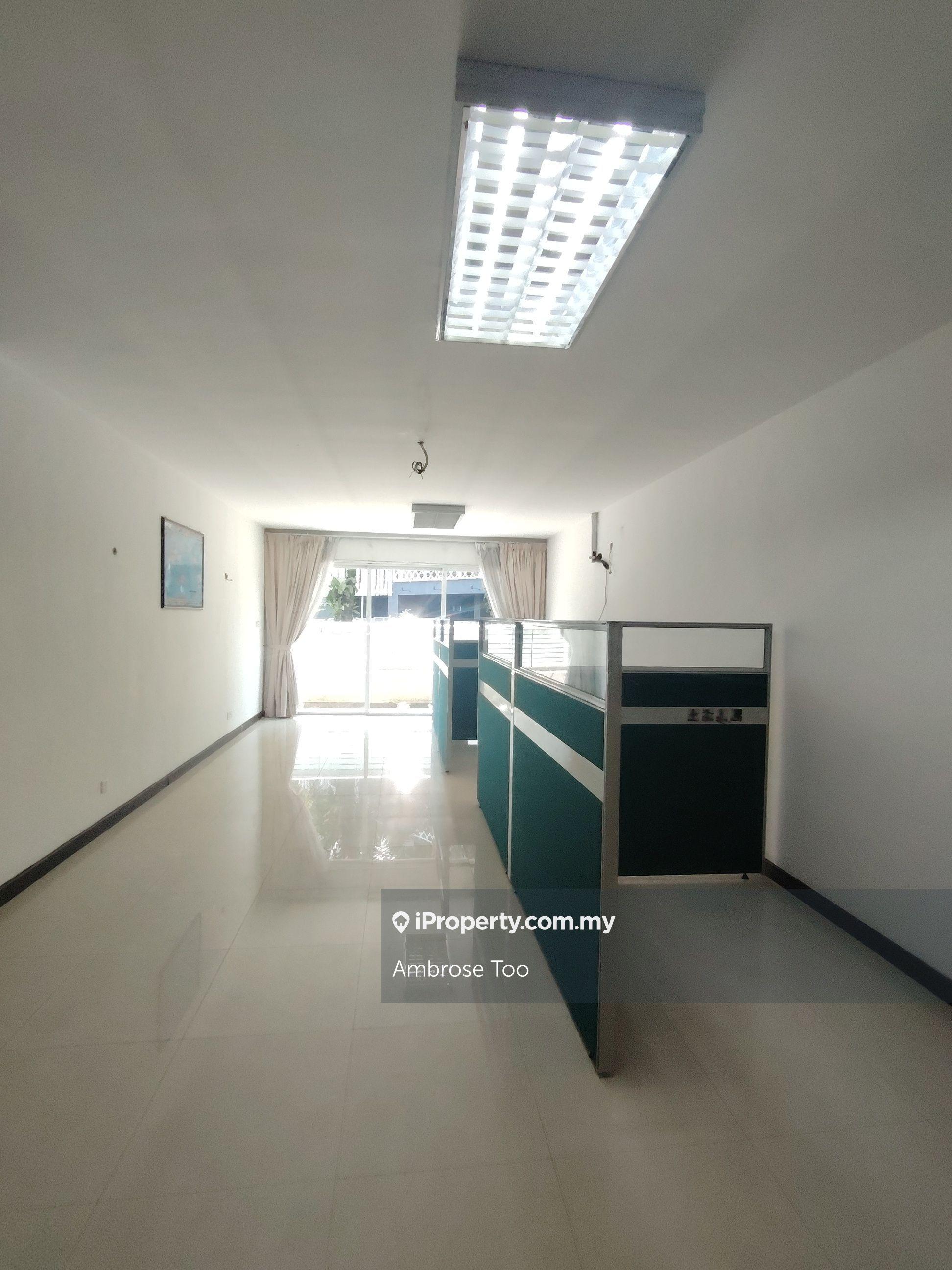 1 desa condo for sale this is 1700sqft only 3room2bath 2carpark