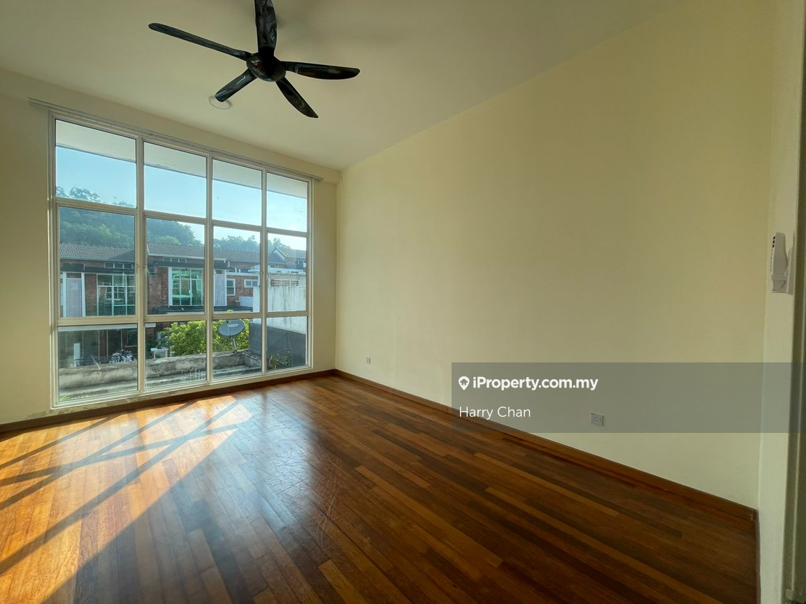 Goodview Heights double storey house for sale