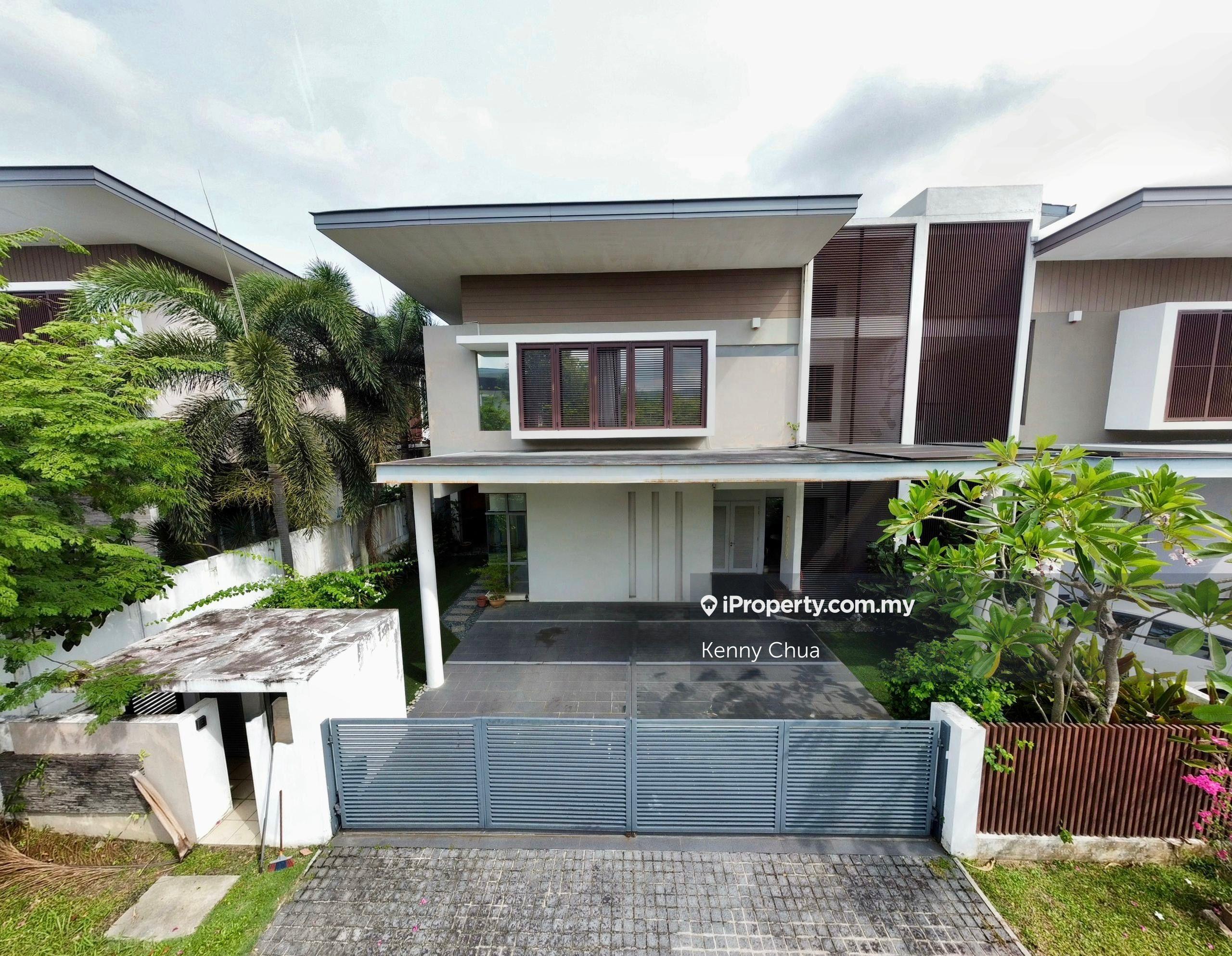Modern 2-Story Semi-D