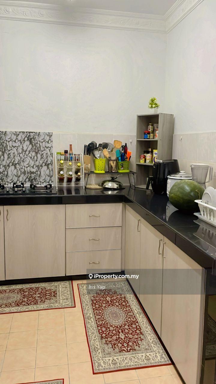 Equaine park 5room freehold condominium for sale Desaminium rimba