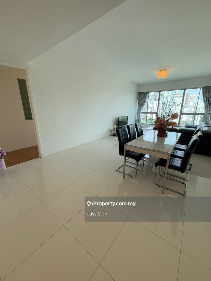 Gateway Kiaramas beautifully designed home urgently sale
