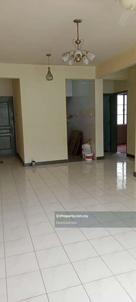 Low floor,limited unit,free hold