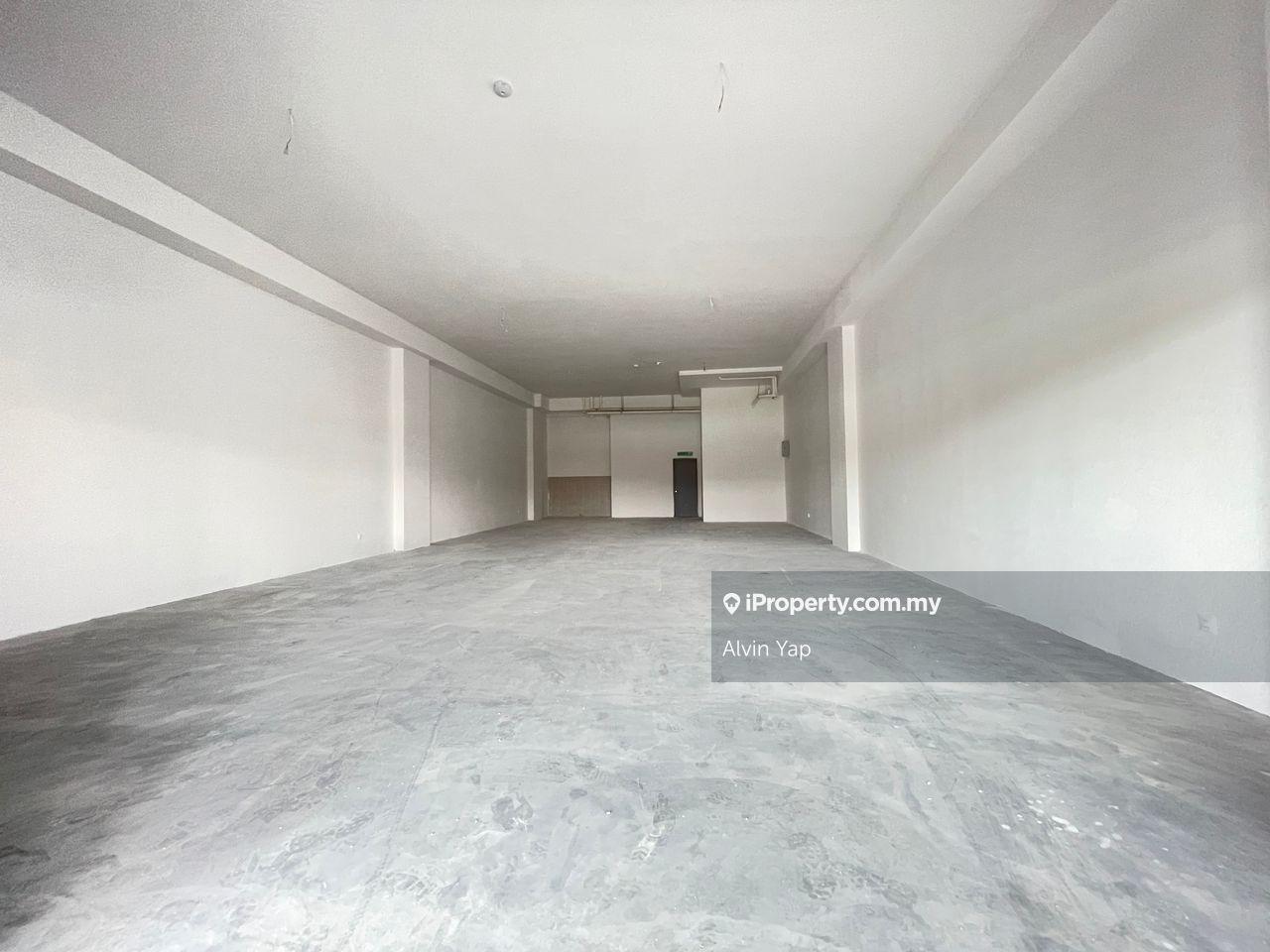The Netizen G floor shop for rent, high traffic, facing main road, mrt