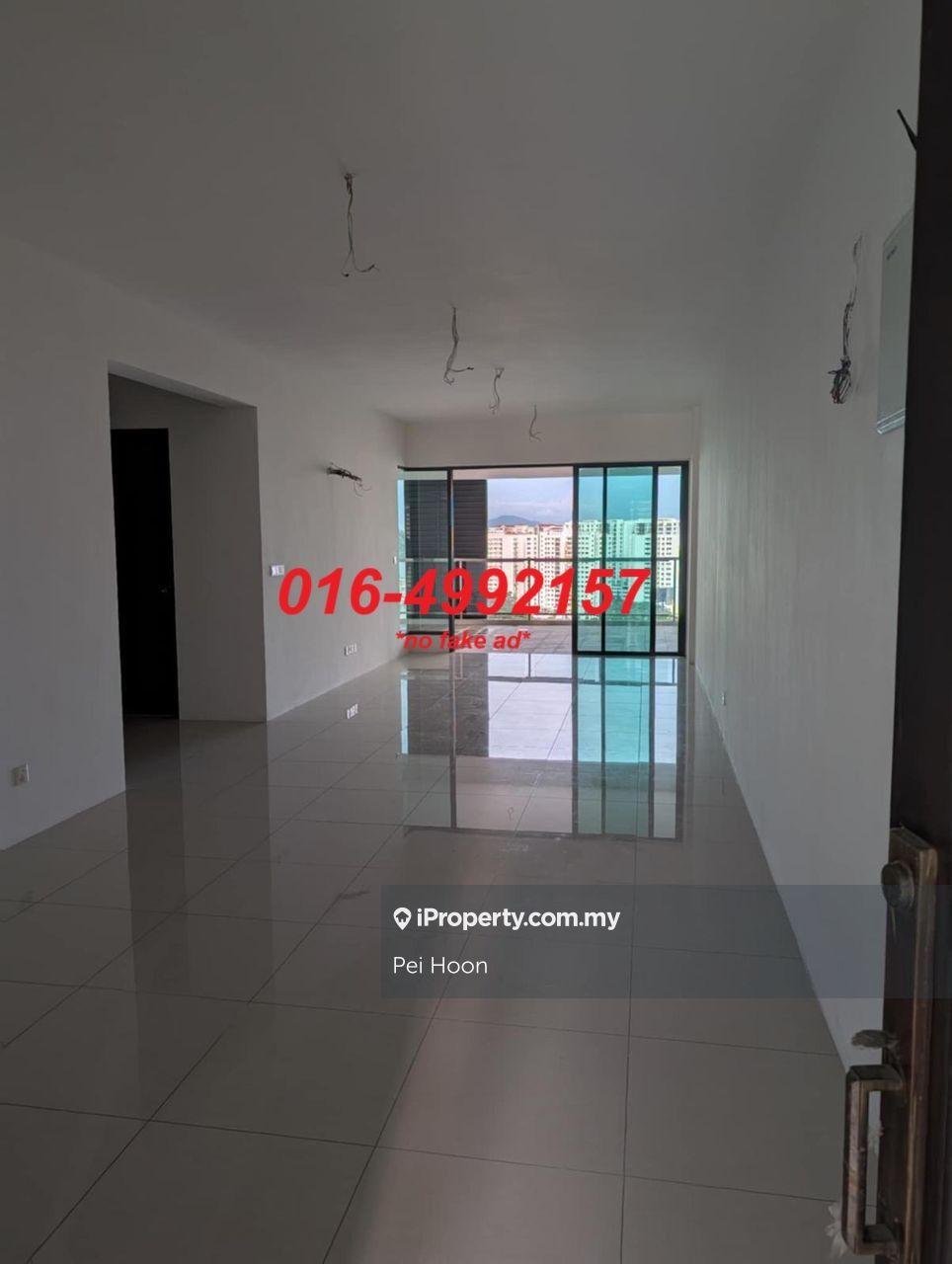 Brand new corner unit and nice view at balcony. Distance seaview.