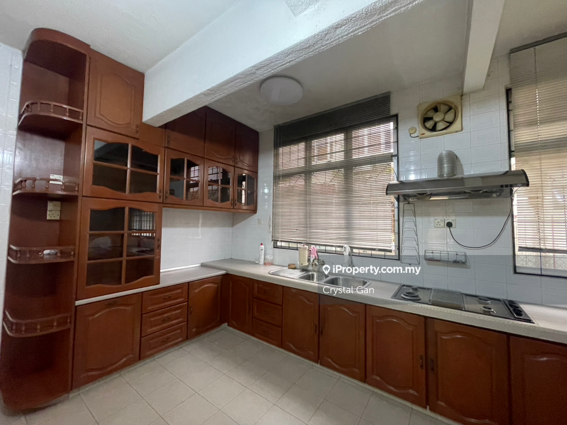 Move in condition, partially furnished at bu4