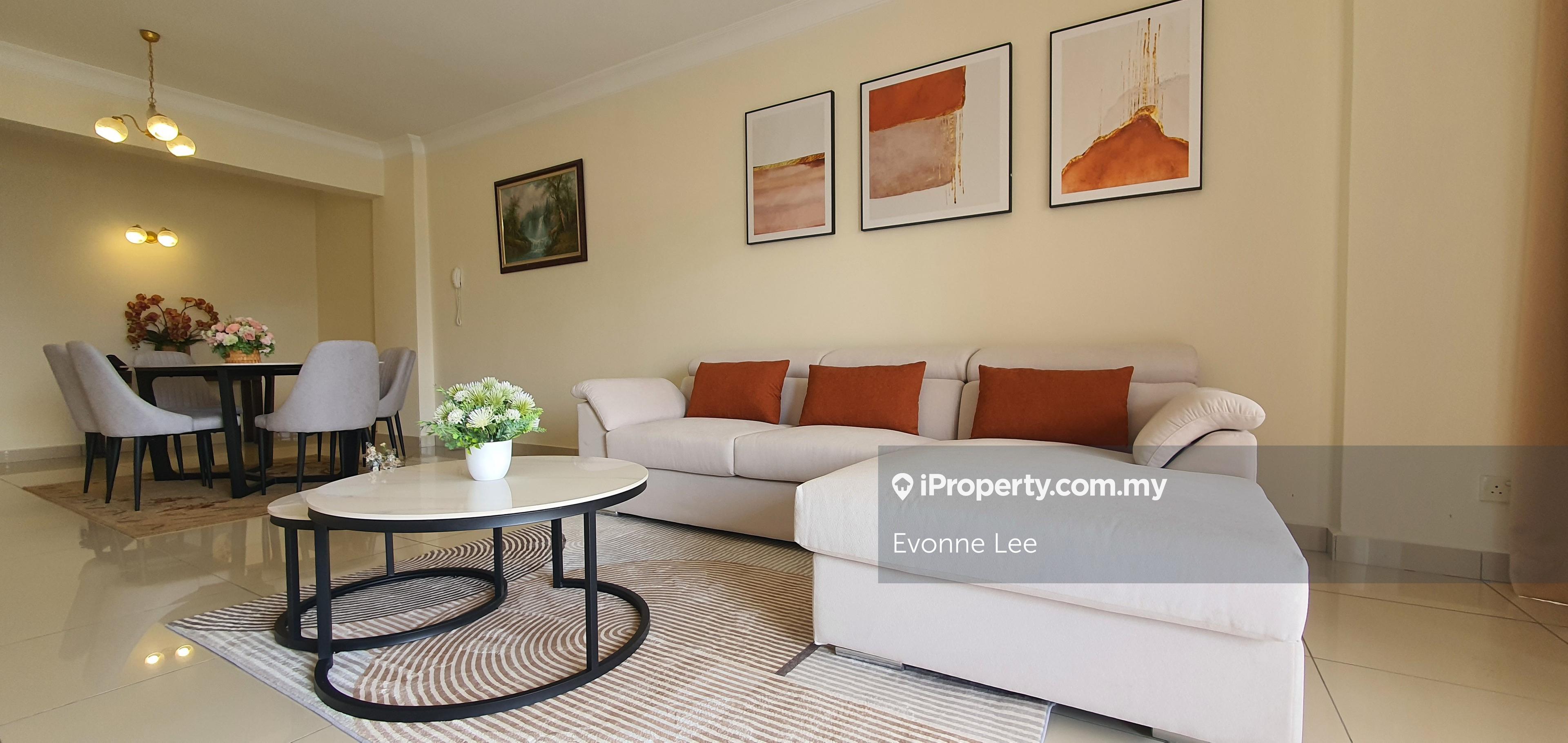Renovated 2-bedder with amazing KL skyline