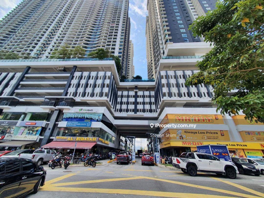 Plaza Traders Square Shop For Sale 