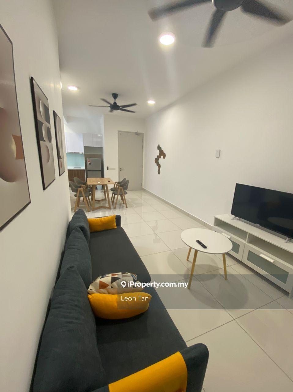 Well- maintained unit, great view at night, move in anytime