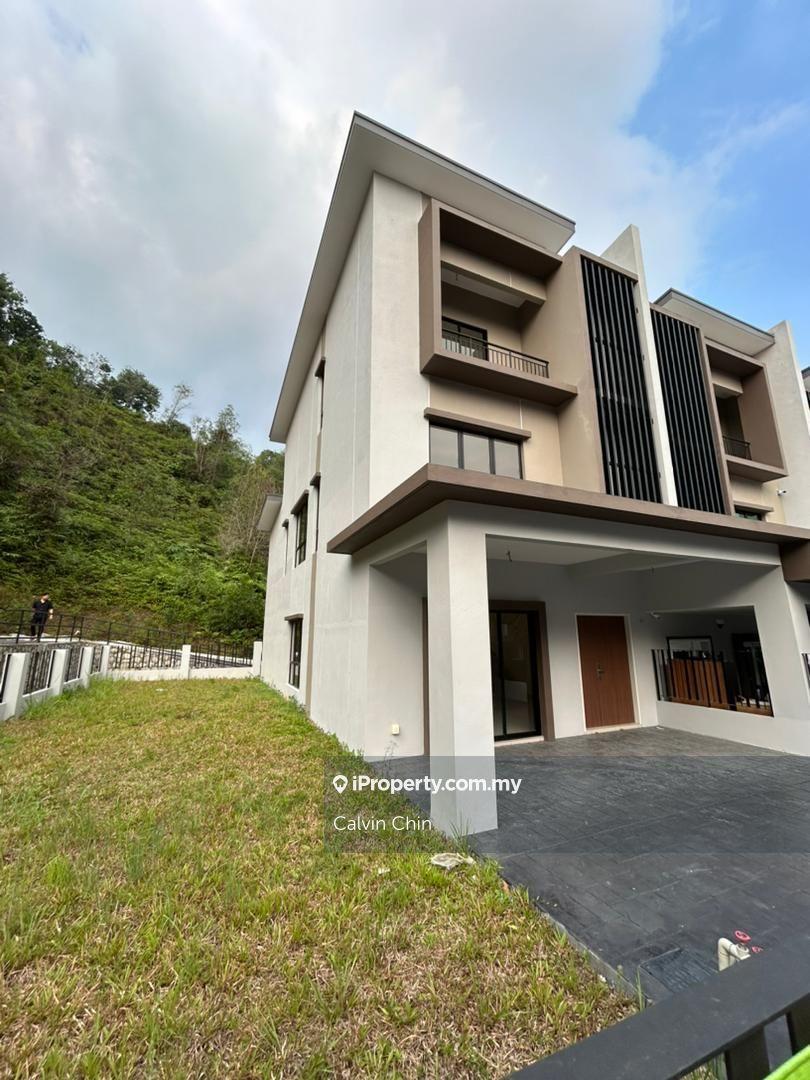 Nassim height, Ukay Bistari, Brand New Unit