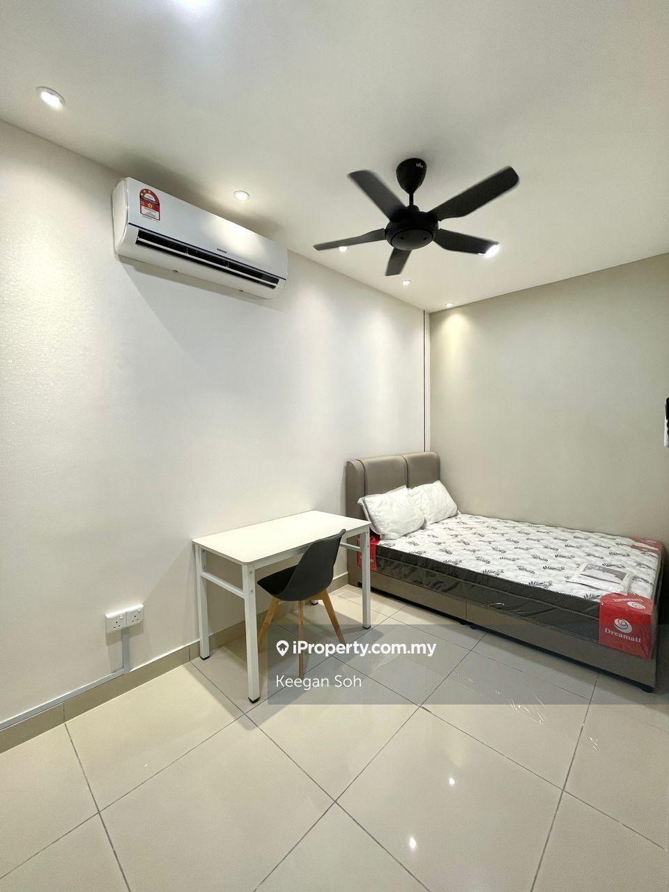 Aratre female fully furnished medium room with queen size bed