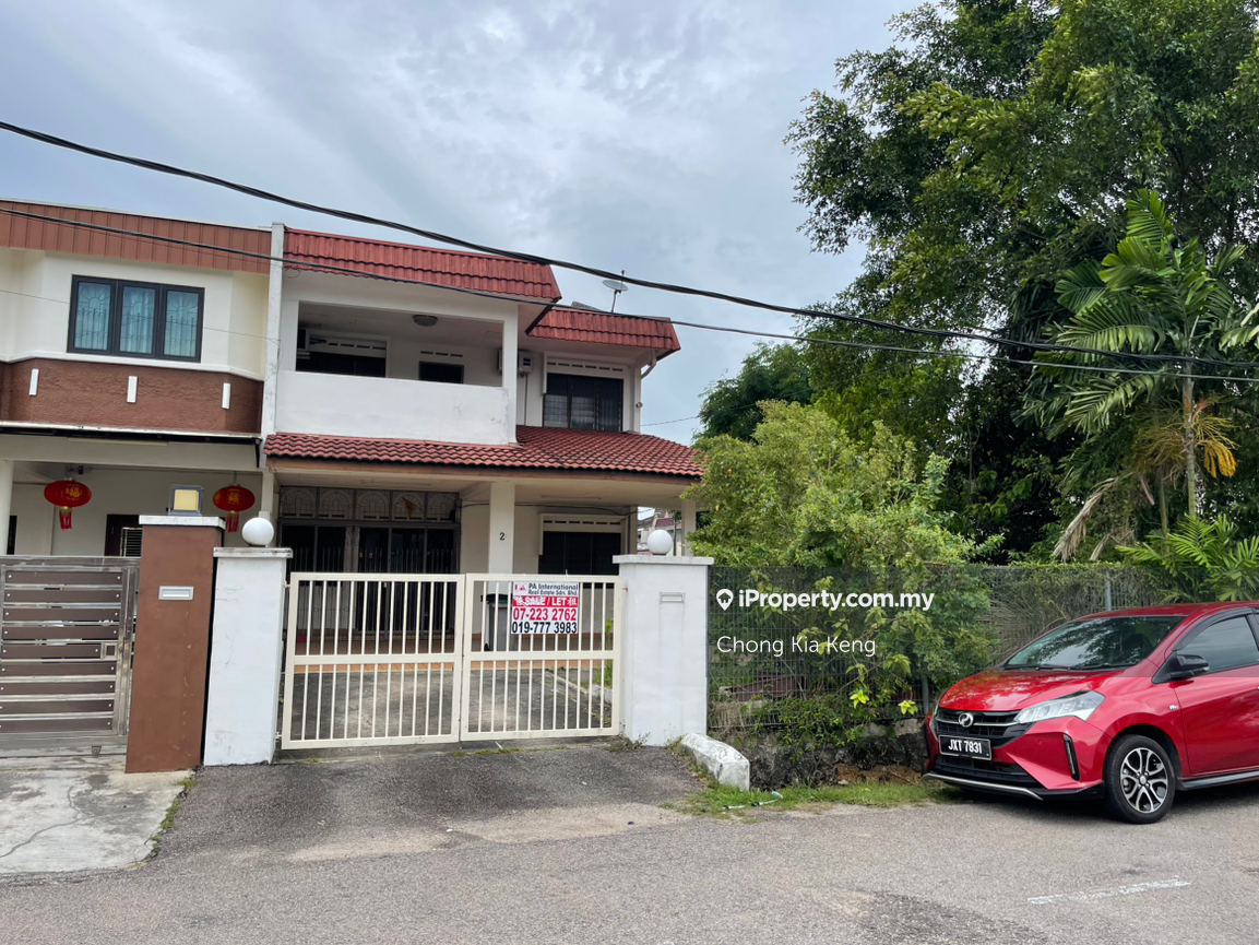 Semi-D house for Rent