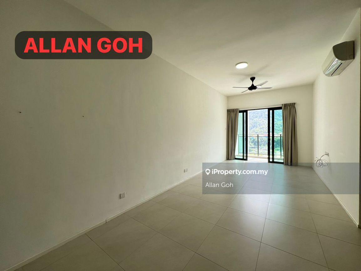 Mira Residence - 1352sf - Basic Renovated Partially Furnished - 3 cp