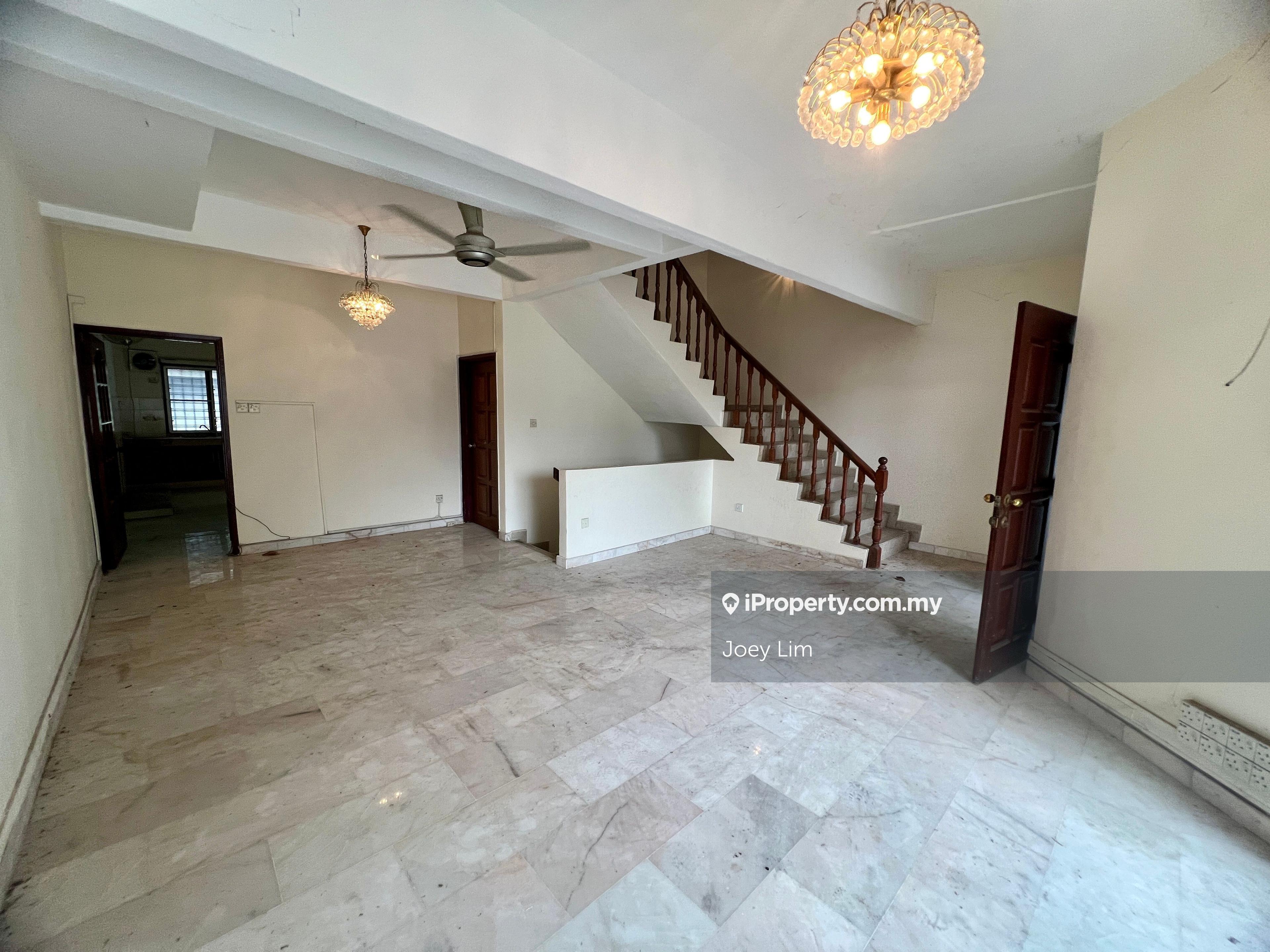 2.5 Storey Terrace House at Taman Seputeh