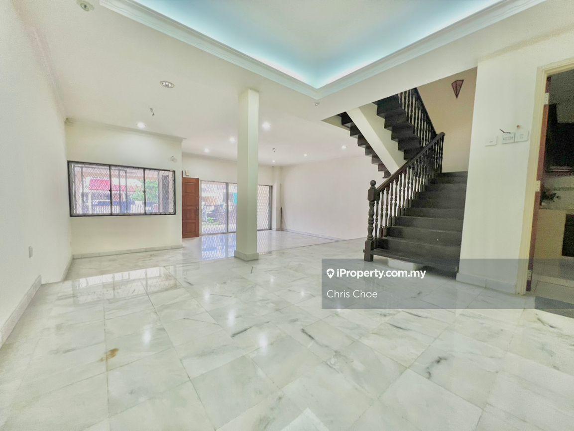 Terrace house for Sale