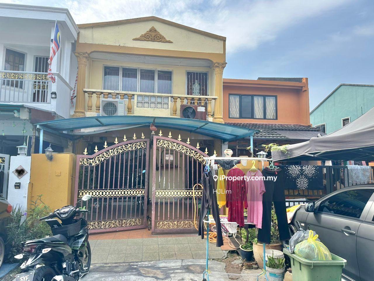 Double Storey Terrace Taman Serdang Raya Seri Kembangan Selangor.