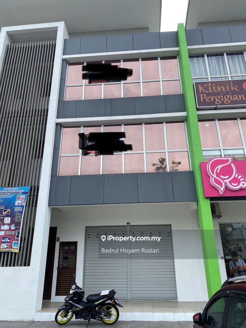 Facing Mainroad 4510ft 3 Storey Shop Lot Bandar Puteri Bangi