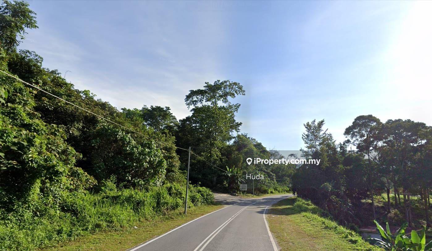 Tanah tepi jalan utama di Batu 21 Pangsun Hulu Langat Selangor