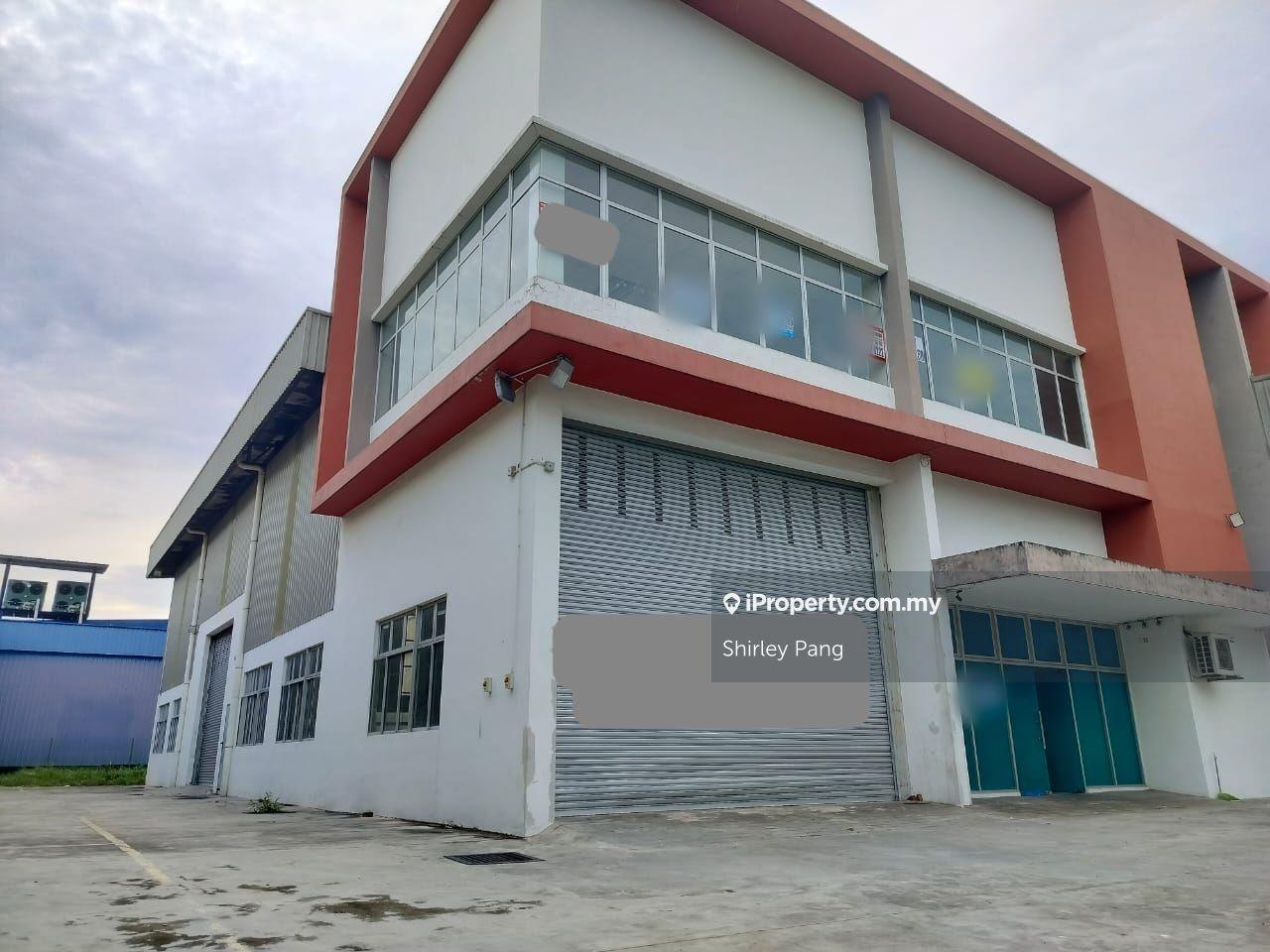 Impian Emas 1.5-Storey Semi-D Factory For Rent