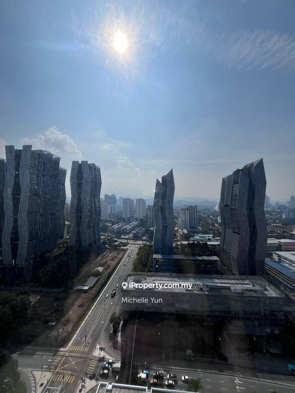Freehold,pool view,high floor,non bumi,ready now,affordable price psf