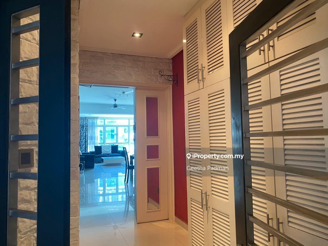 Renovated condominium on high floor