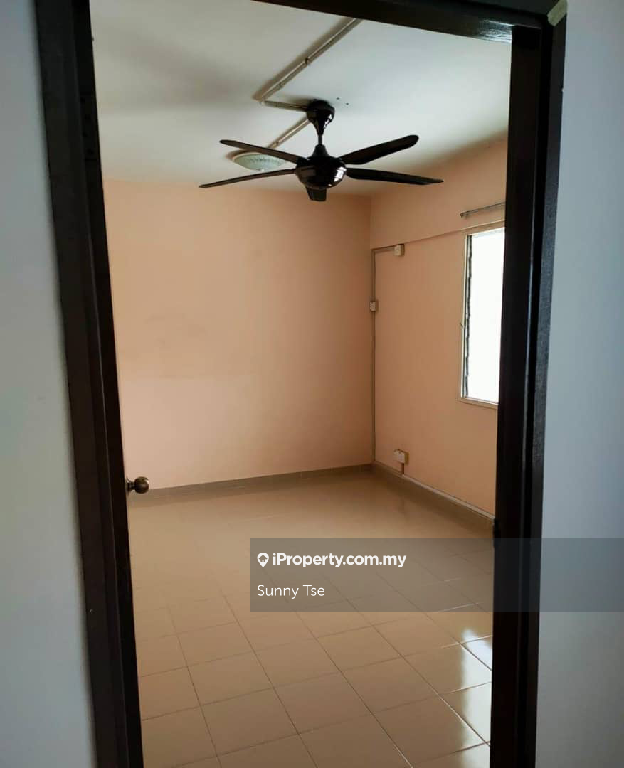 For rent: Desa Putra (Queensbay), Bayan Lepas, Penang