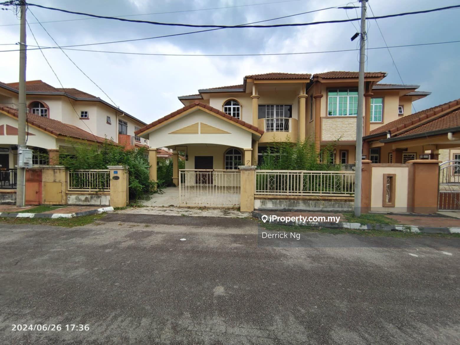 Below Market , Facing Padang Lagenda Heights Bumi Lot 2 Stry Semi-D