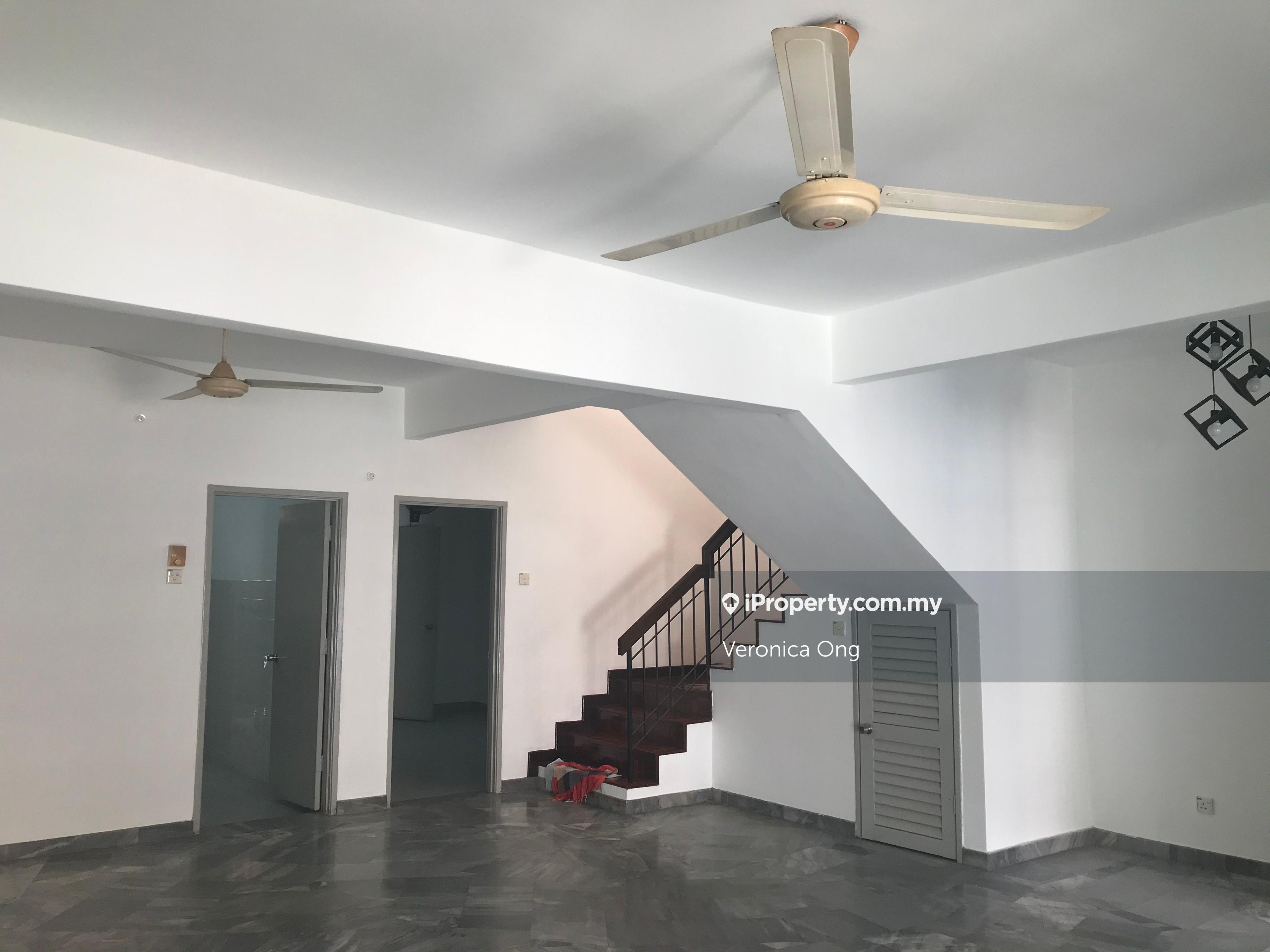 2 storey Terrace house for Rent