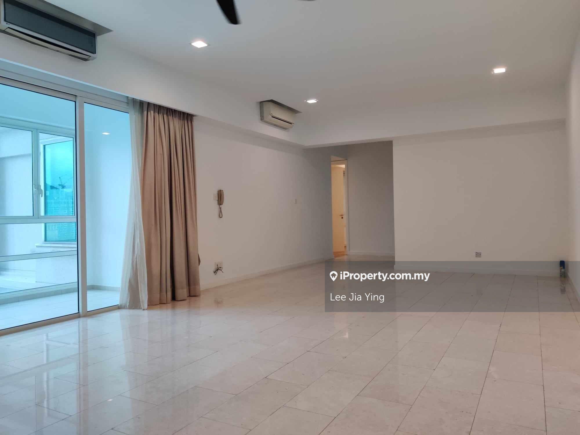 Simple.Practical.Squarish.High floor.Good view.