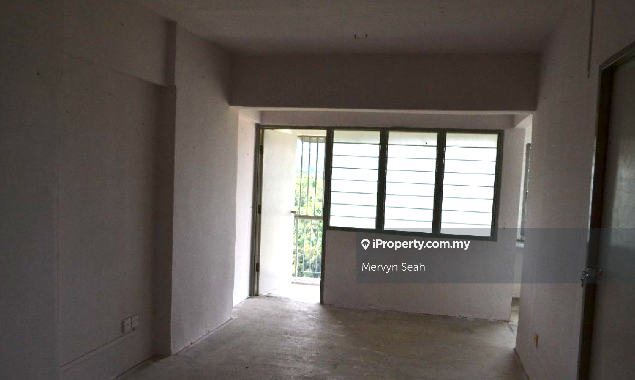 Saujana Height 700 Sqft Rare In Market Worth Deal