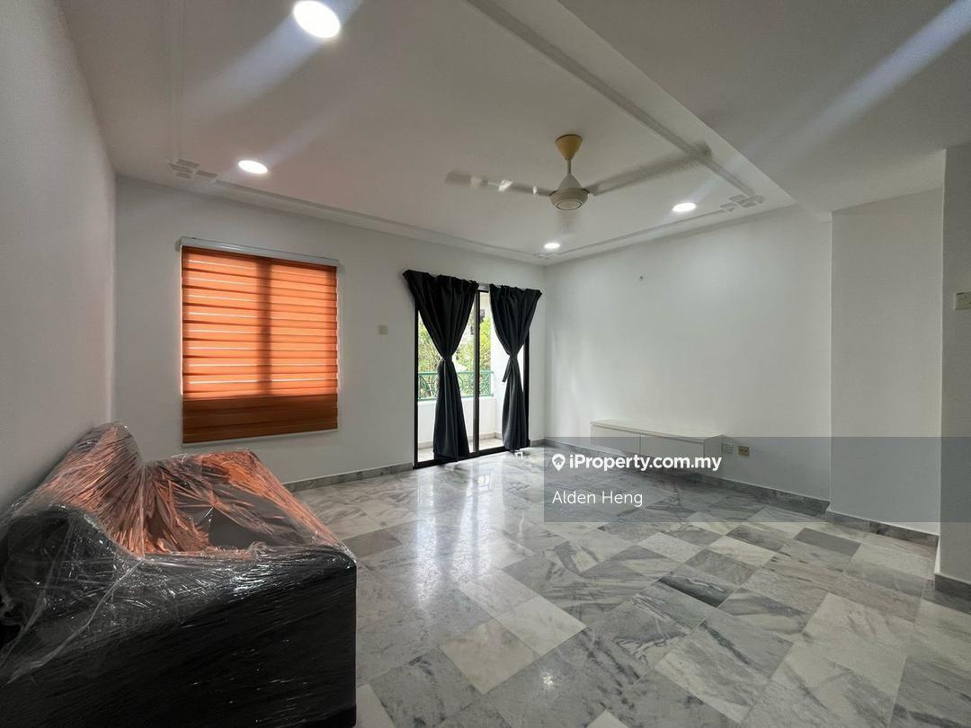 Polo Park - 3 Bed 3 Bath - 1st n 2nd floor - Town House - Tmn Iskandar