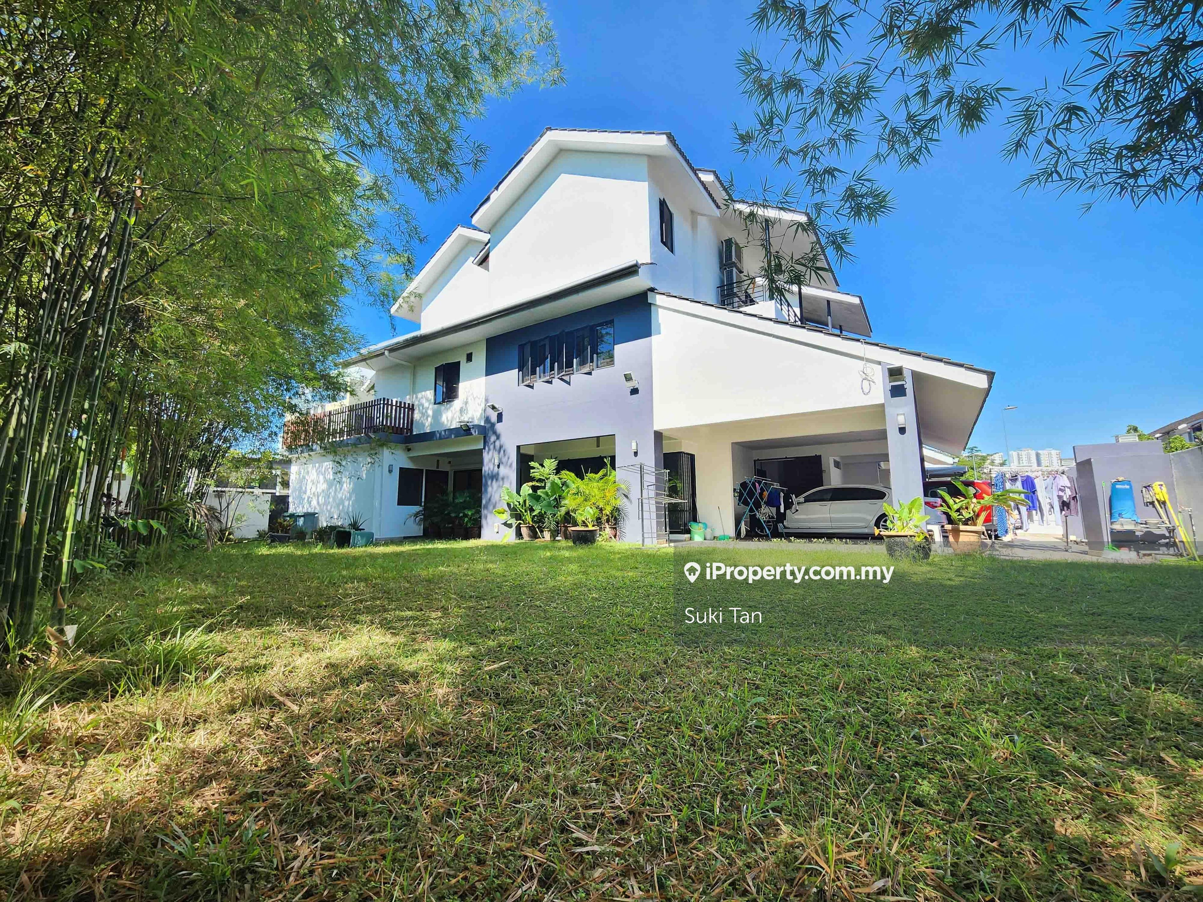 Tastefully Renovated Lake fields corner cheapest value buy