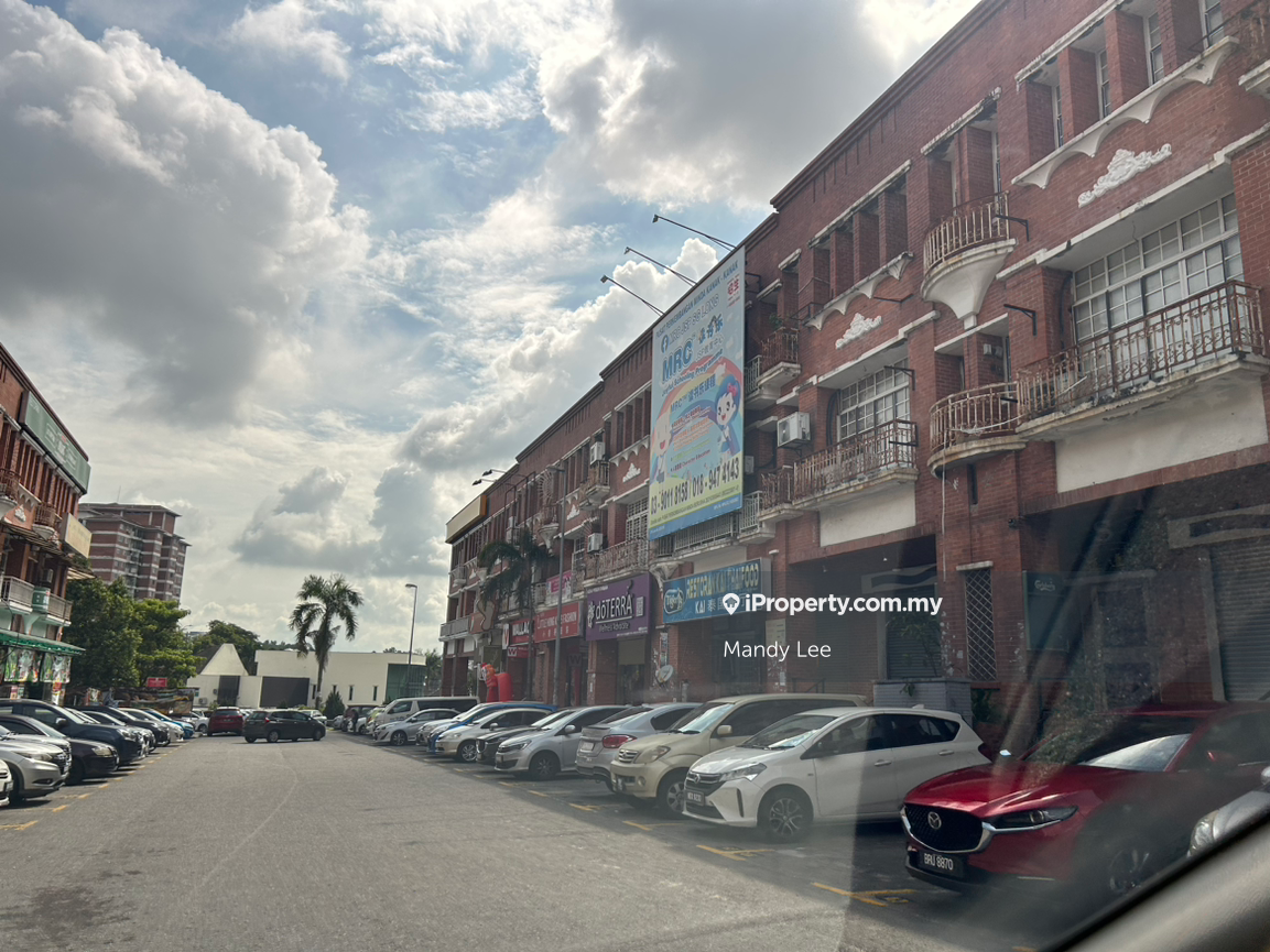 Fully Tenanted Shop in Subgai Long For Sale