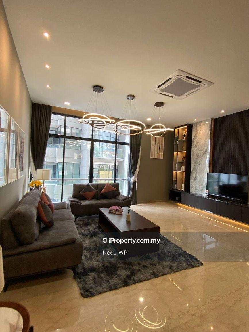 Luxury condo in U-thant