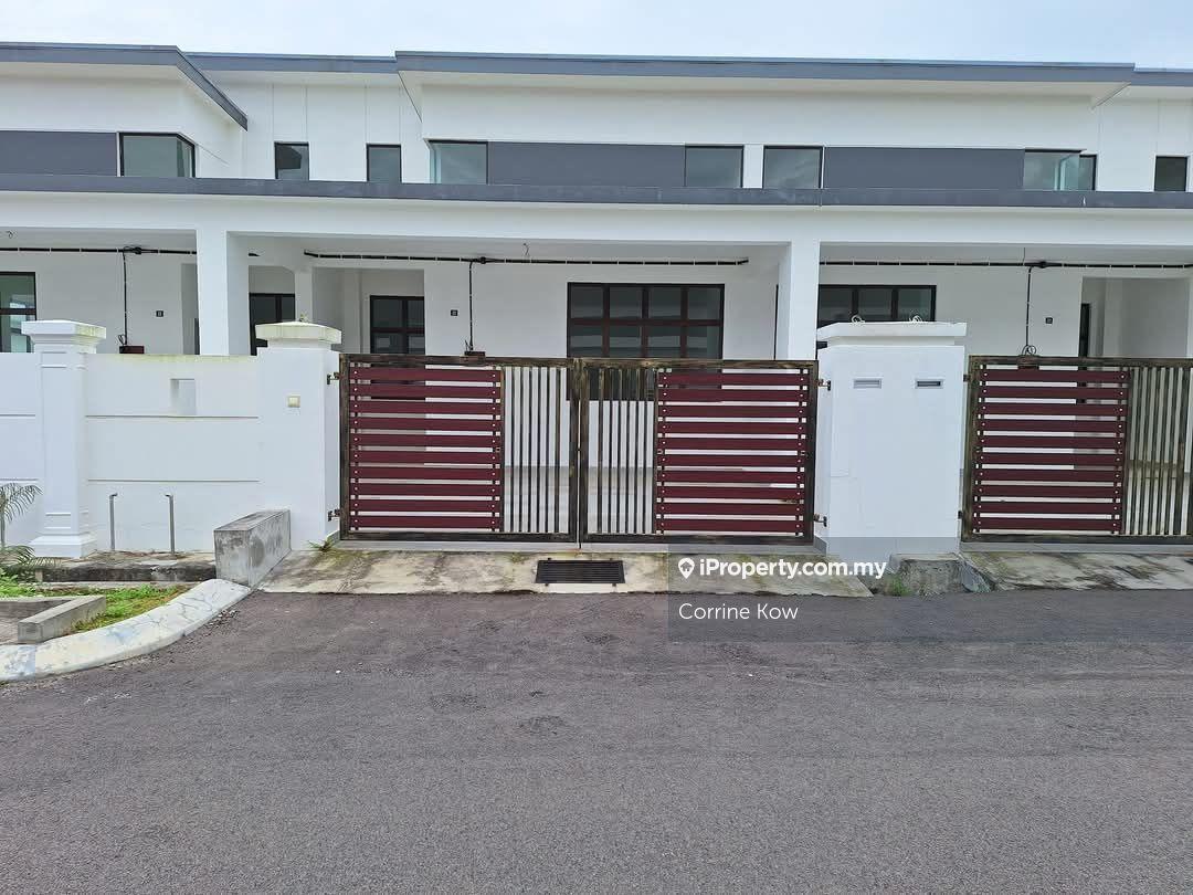 Taman Mengkibol single storey house for rent Kluang