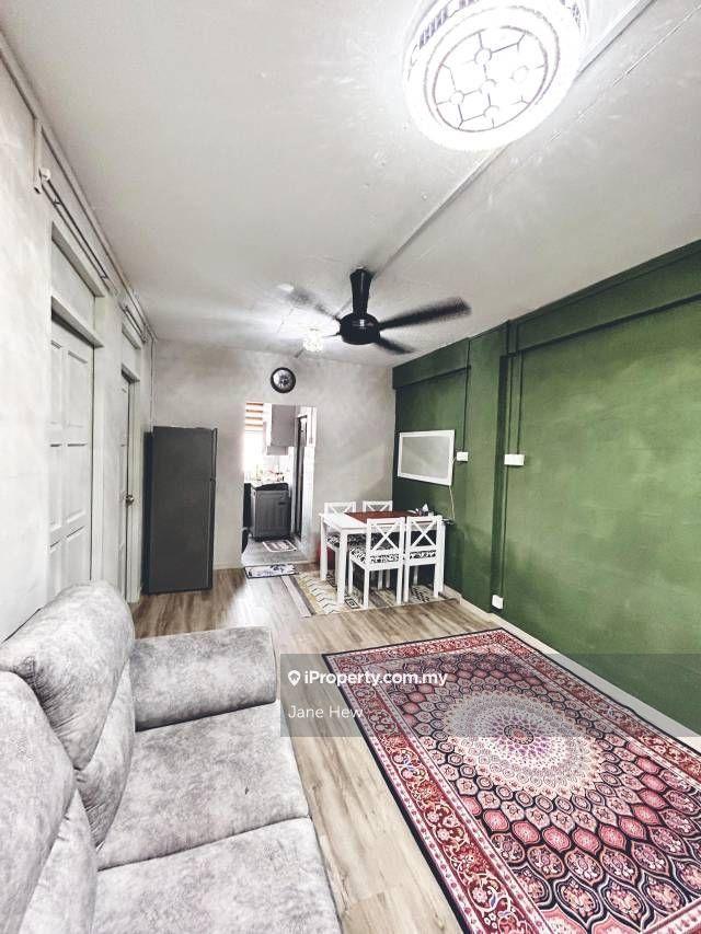 Flat Seksyen 1 Wangsa Maju,near LRT station,mall