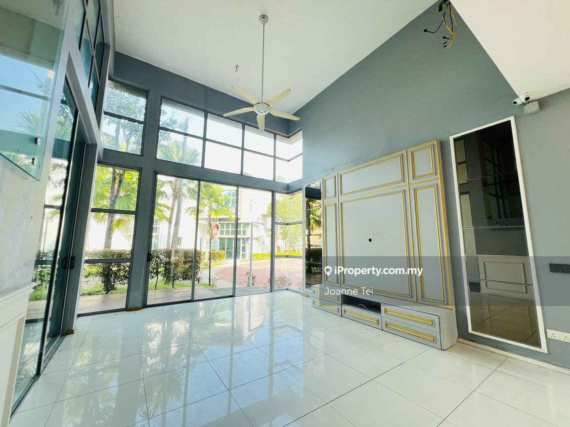 Terrace house for Sale