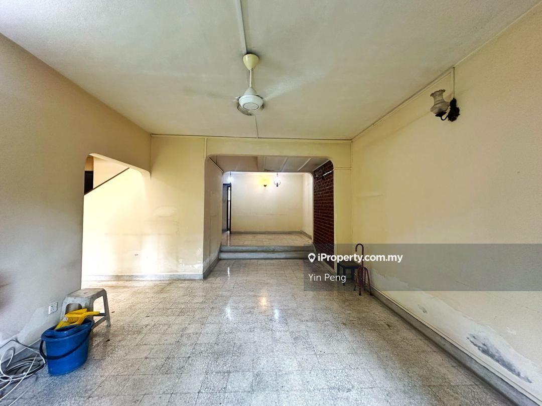 Basic 2-Storey Perfect for Renovation