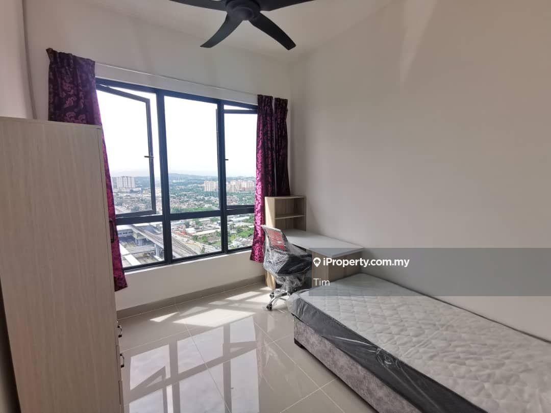 Kajang Mkh Boulevard Fully Funished Middle Room For Rent