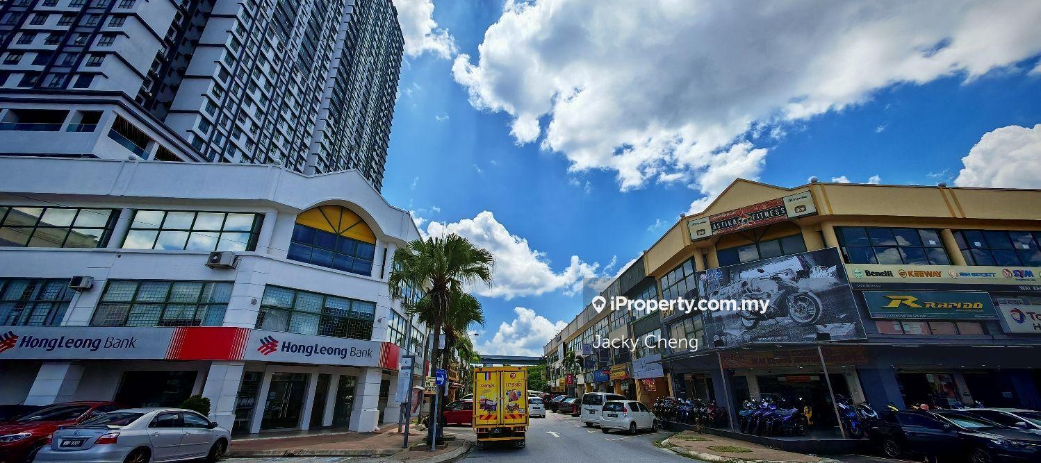Jalan Balakong, 3 Sty Shop For Sale, Freehold.