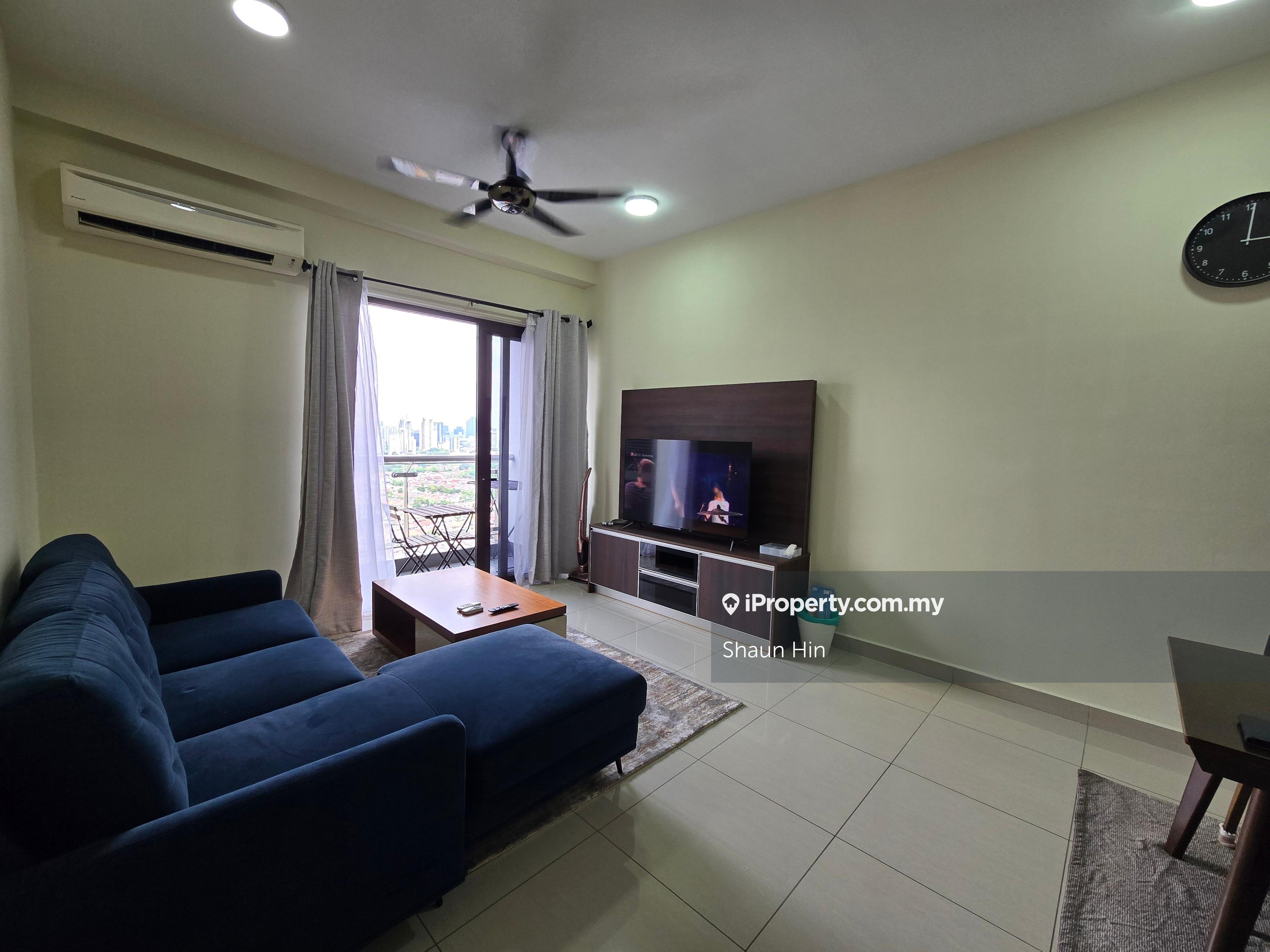 Fully furnished unit, available now 