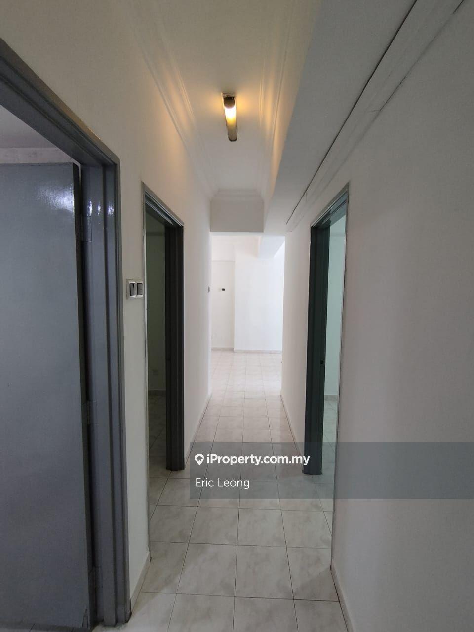 Menara Klh Apartment for Sale at Puchong Jaya