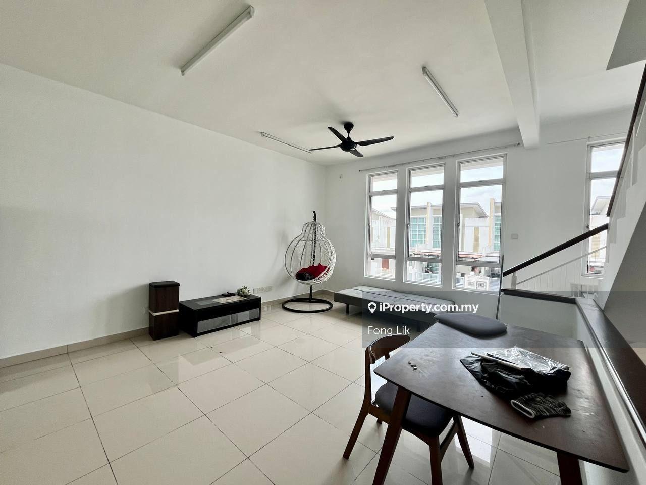 2.5 Storey Terrace House